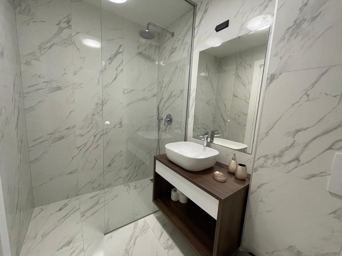 Lux Nanea Apartment 克尔克 外观 照片