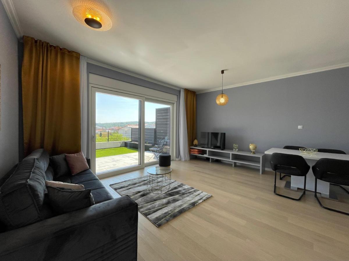 Lux Nanea Apartment 克尔克 外观 照片