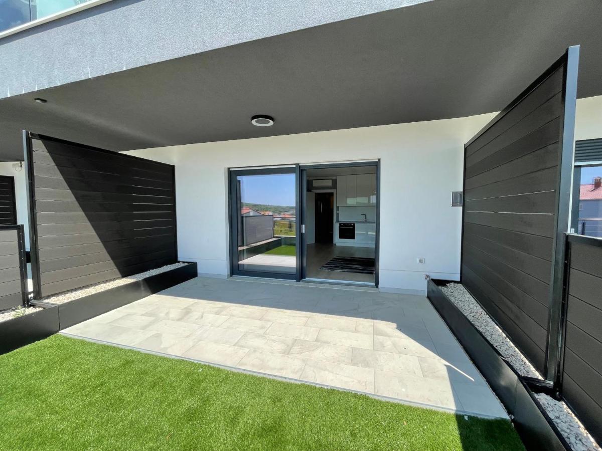 Lux Nanea Apartment 克尔克 外观 照片